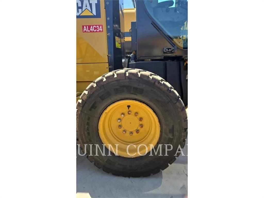 CAT 140M3 معدات تمهيد الطرق