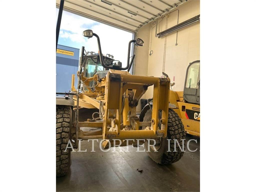 CAT 140M3 معدات تمهيد الطرق