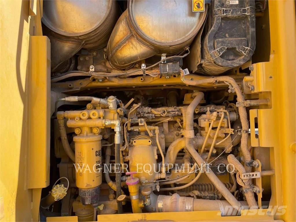 CAT 140M3 معدات تمهيد الطرق