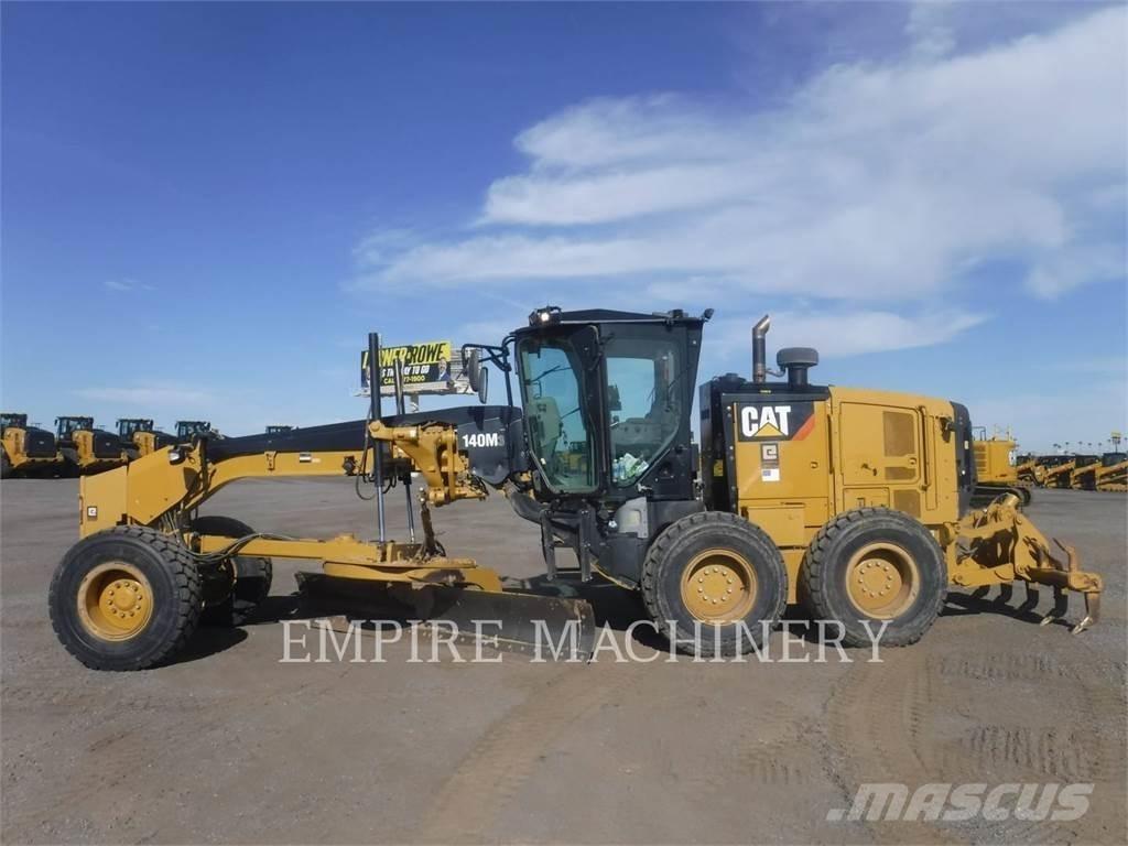 CAT 140M3 معدات تمهيد الطرق