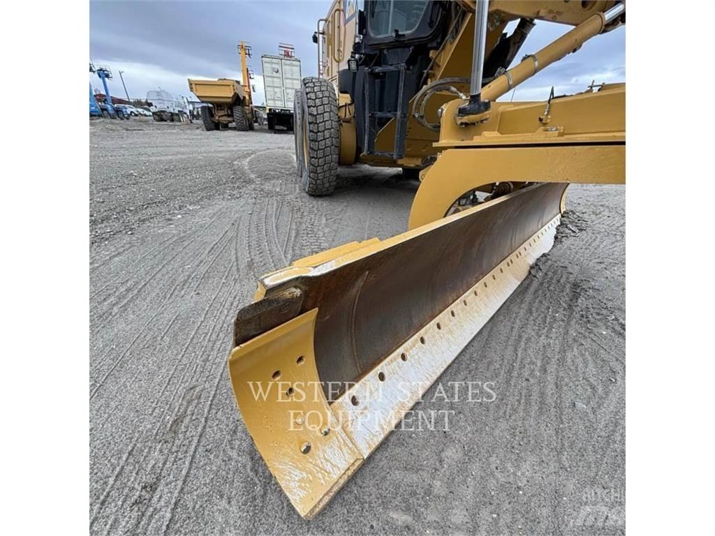 CAT 140M3 معدات تمهيد الطرق