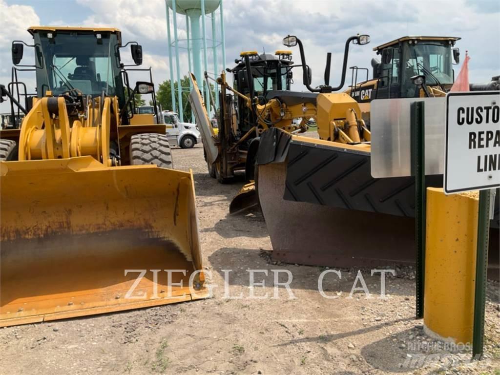 CAT 140M3 معدات تمهيد الطرق