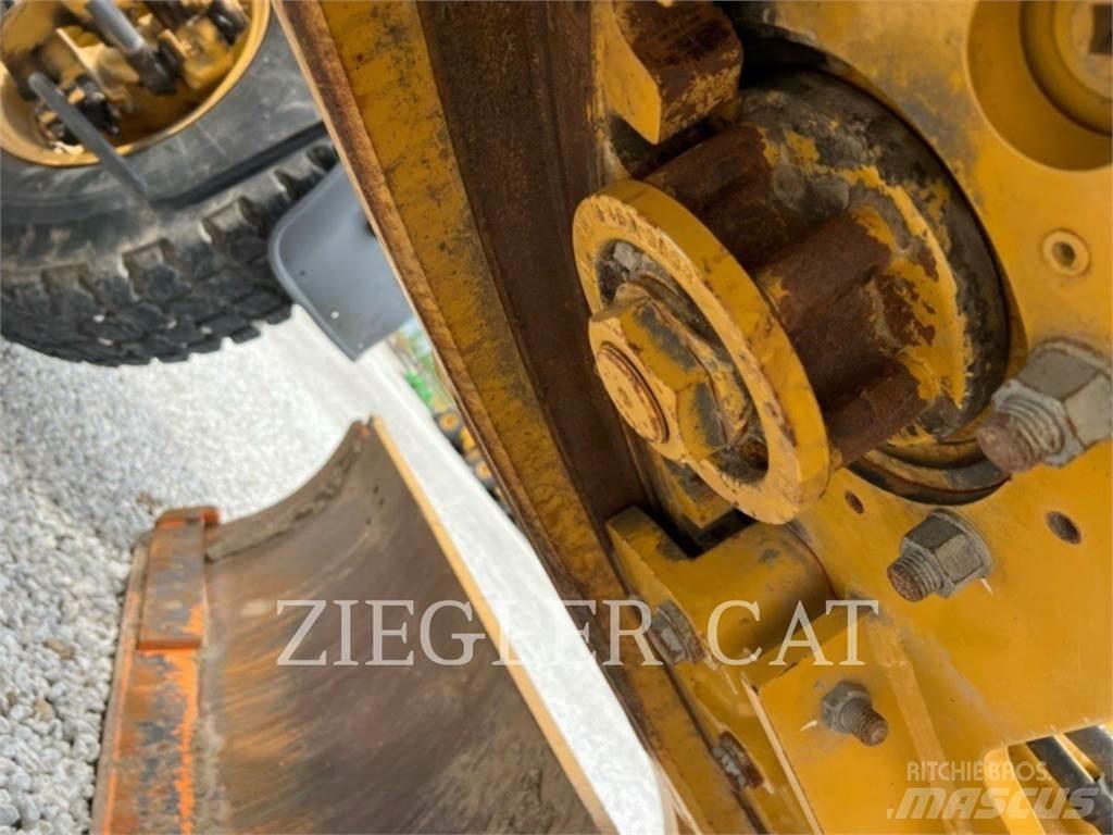 CAT 140M3 معدات تمهيد الطرق