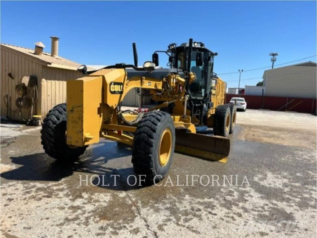 CAT 140M3 معدات تمهيد الطرق