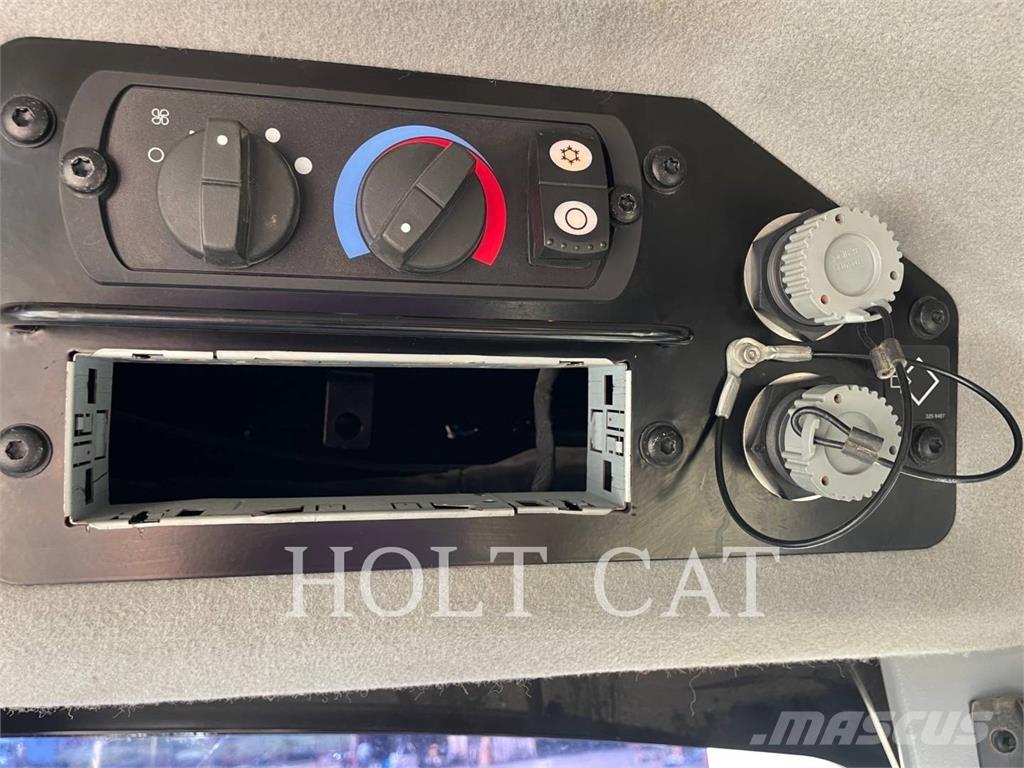 CAT 140M3 معدات تمهيد الطرق