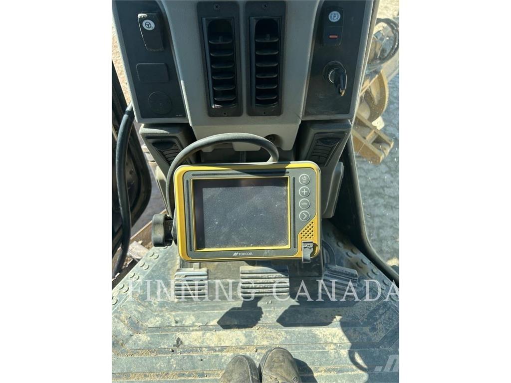 CAT 140M3 معدات تمهيد الطرق