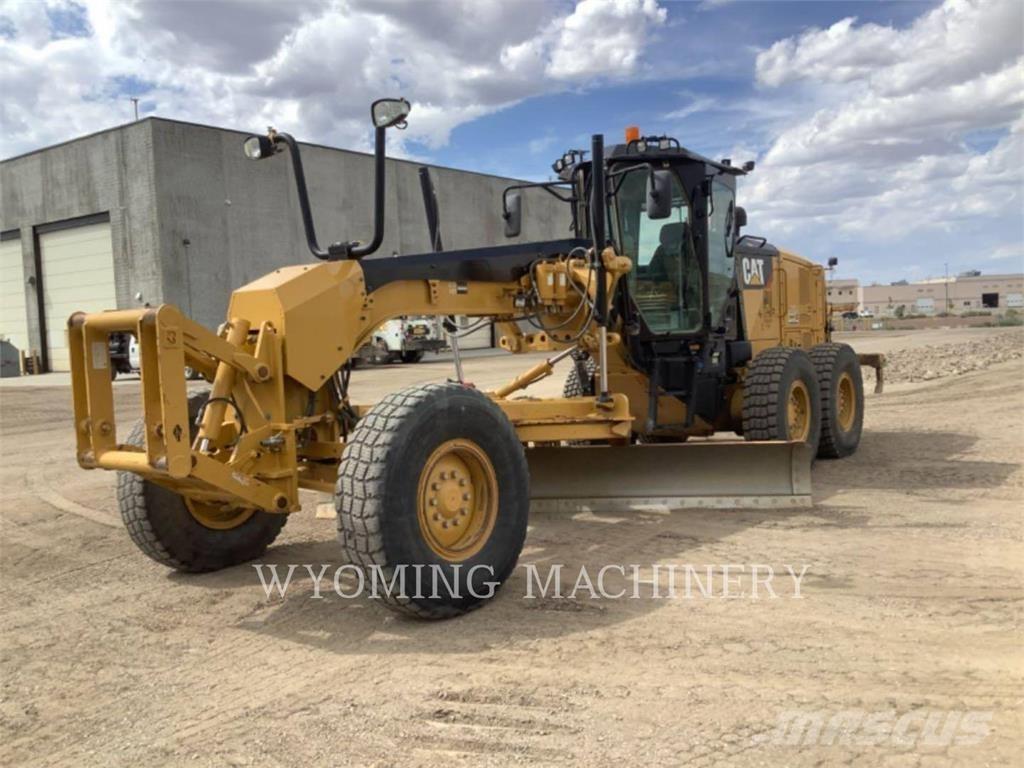 CAT 140M3 معدات تمهيد الطرق