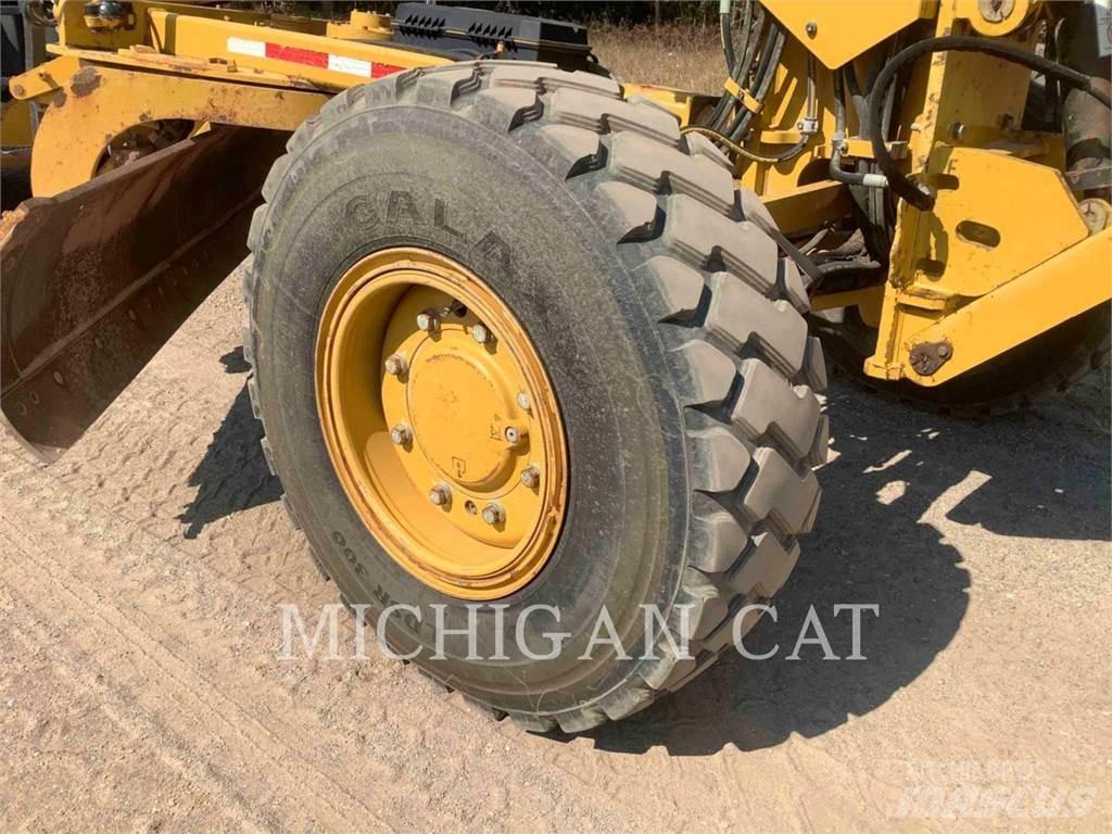 CAT 140M3 AWD معدات تمهيد الطرق