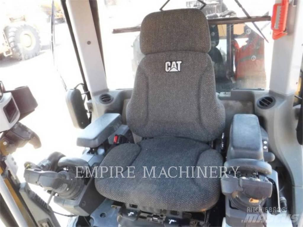 CAT 140M3 AWD معدات تمهيد الطرق