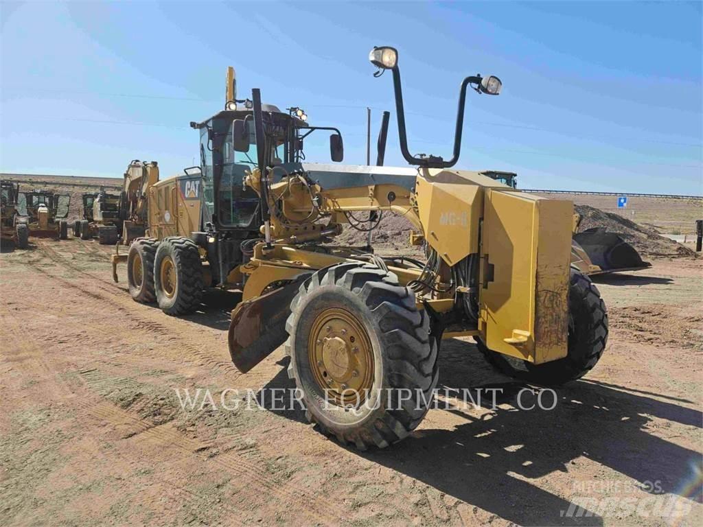 CAT 140M3 AWD معدات تمهيد الطرق
