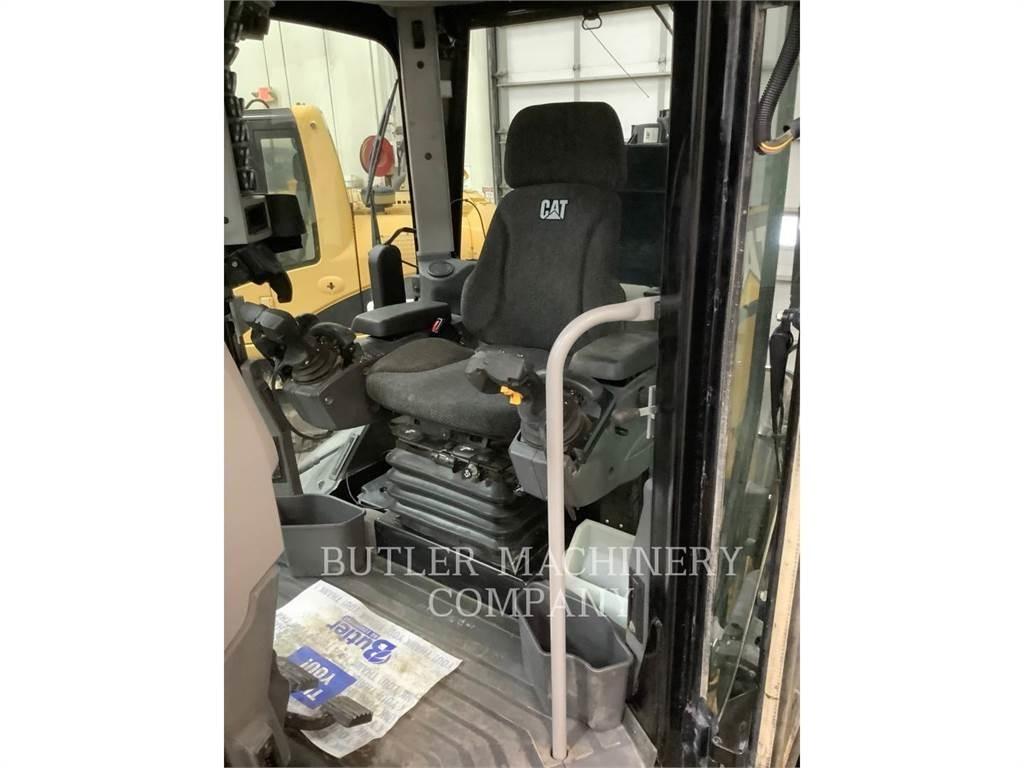 CAT 140M3 AWD معدات تمهيد الطرق
