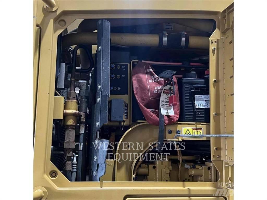 CAT 140M3 AWD معدات تمهيد الطرق