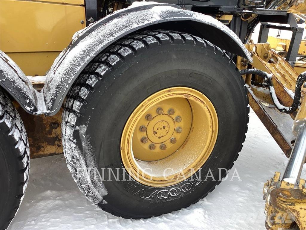 CAT 140M3 AWD معدات تمهيد الطرق