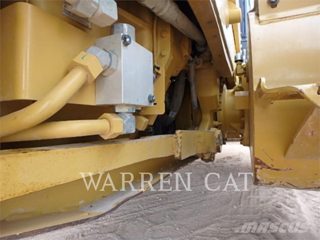 CAT 140M3 AWD معدات تمهيد الطرق
