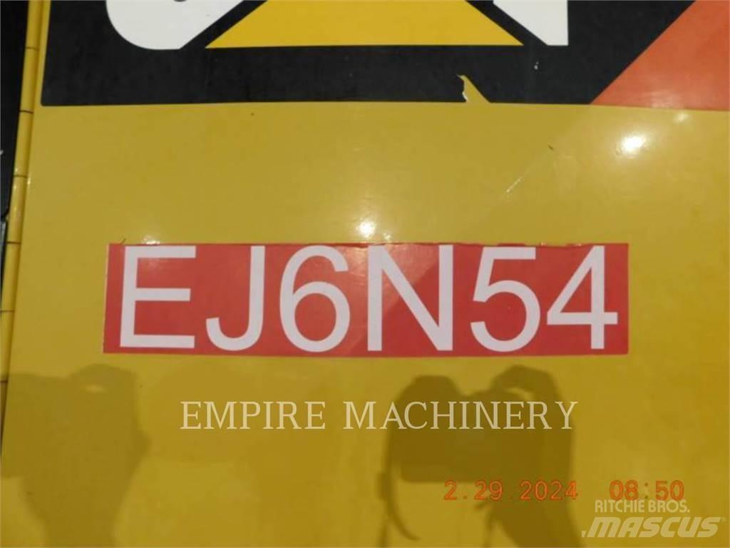 CAT 140M3 TE معدات تمهيد الطرق