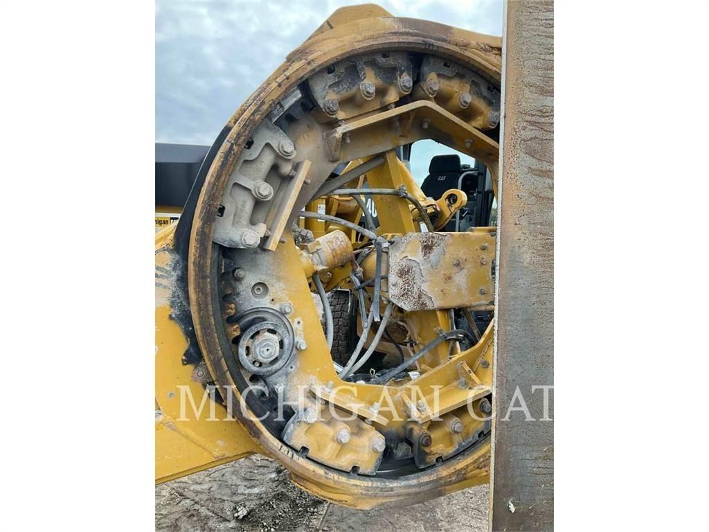 CAT 140M3 Z2 معدات تمهيد الطرق