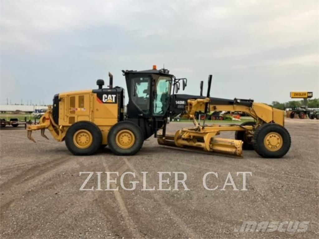 CAT 140M3AWD معدات تمهيد الطرق