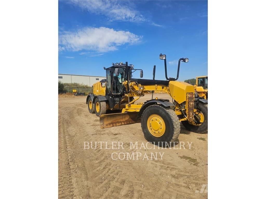 CAT 140M3AWD معدات تمهيد الطرق