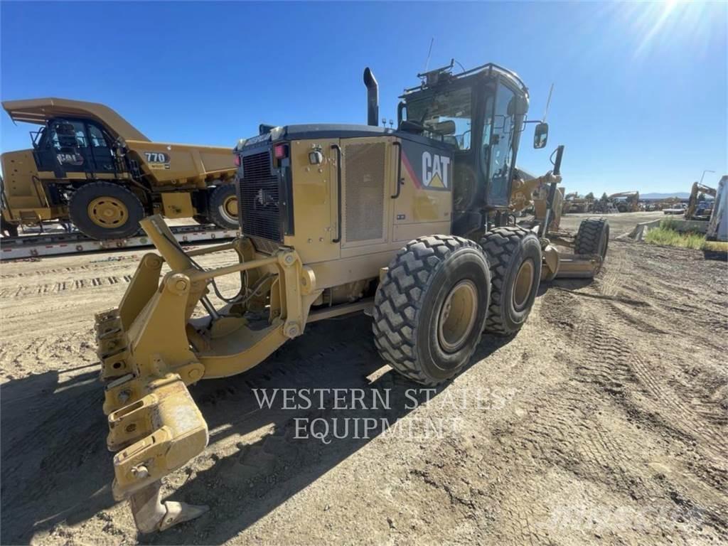 CAT 14M معدات تمهيد الطرق