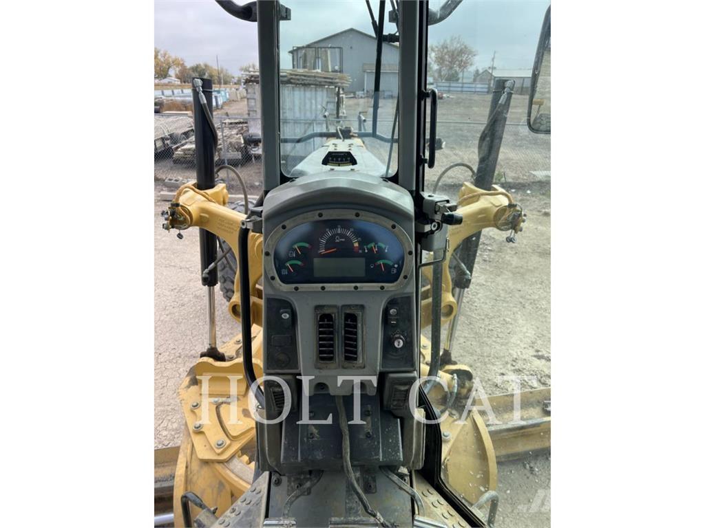 CAT 14M معدات تمهيد الطرق