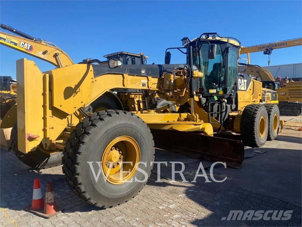 CAT 14M معدات تمهيد الطرق