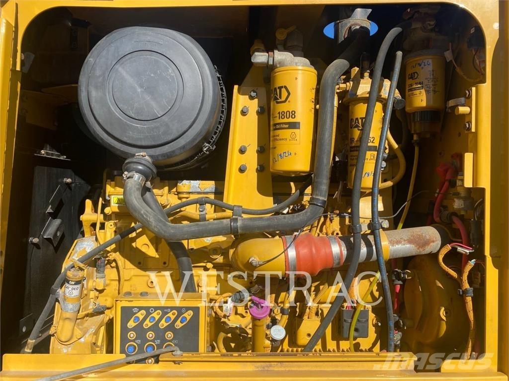 CAT 14M معدات تمهيد الطرق