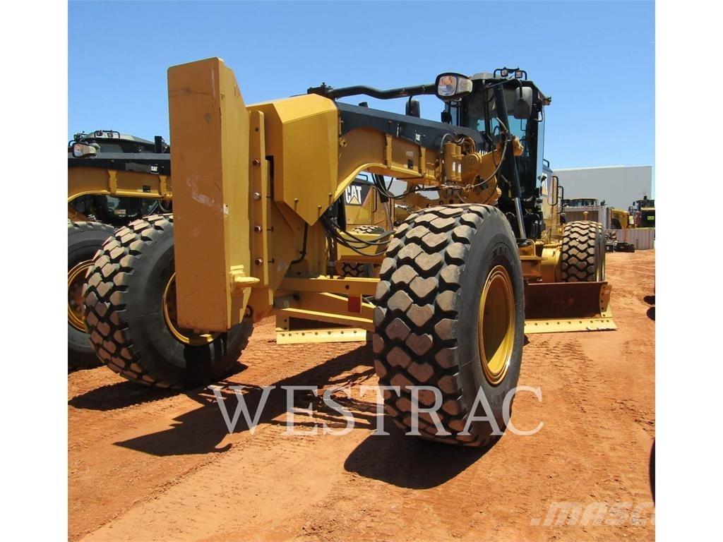 CAT 14M معدات تمهيد الطرق