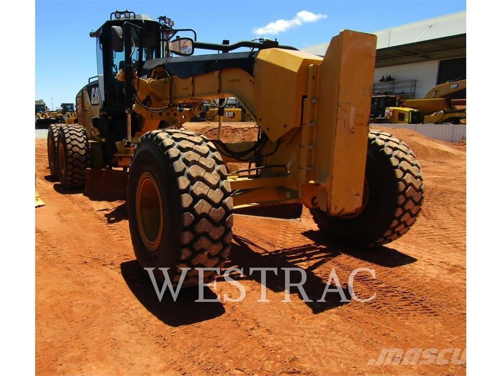 CAT 14M معدات تمهيد الطرق