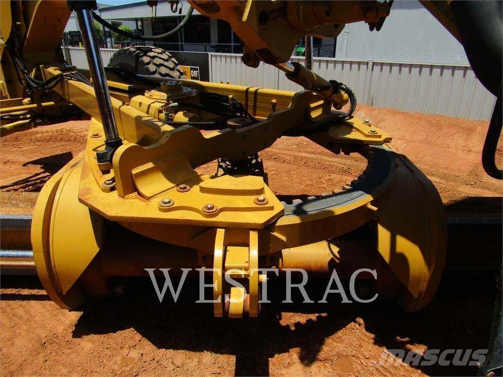 CAT 14M معدات تمهيد الطرق