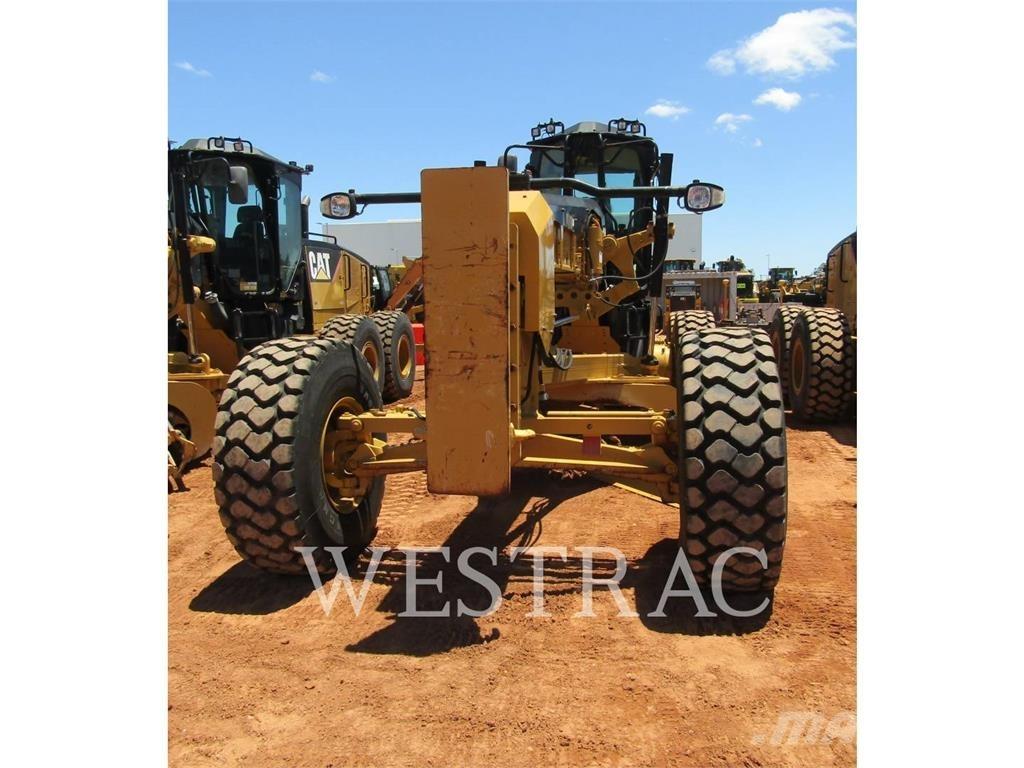CAT 14M معدات تمهيد الطرق