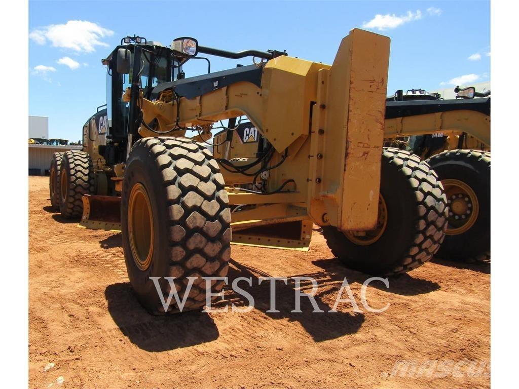 CAT 14M معدات تمهيد الطرق