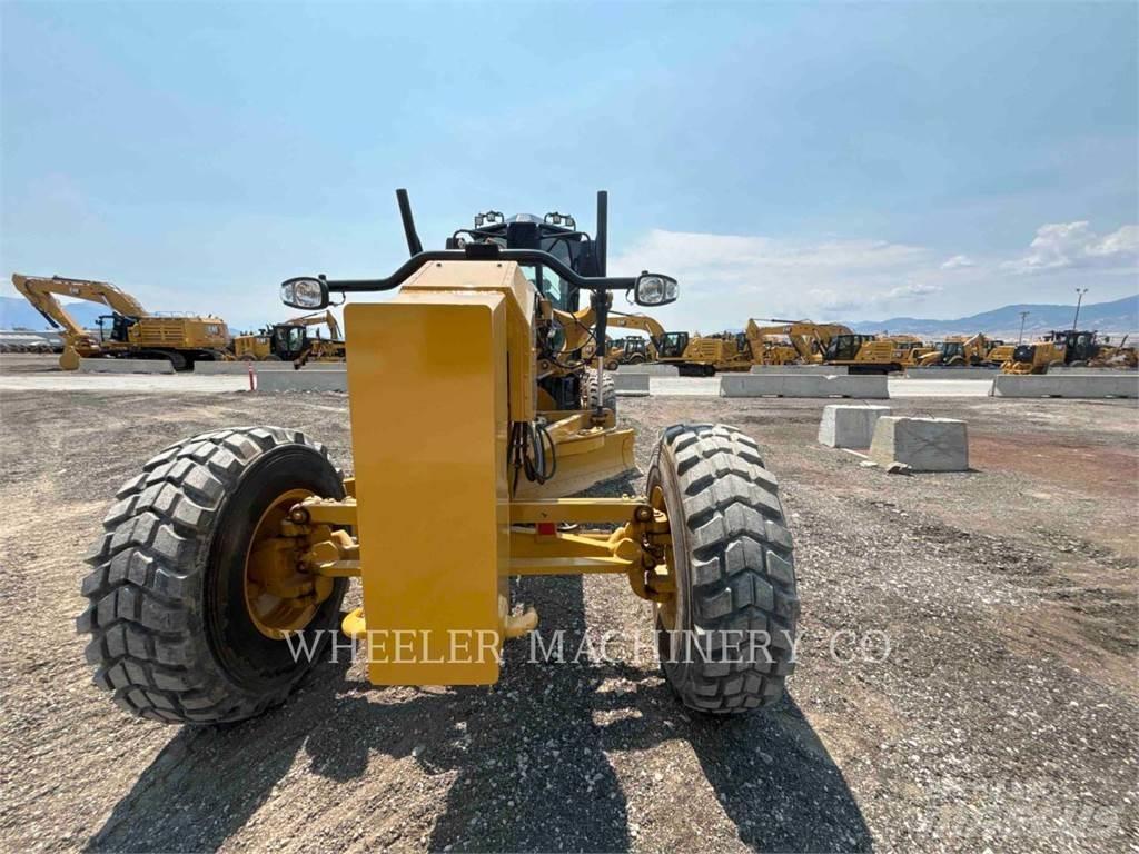 CAT 150 15 معدات تمهيد الطرق