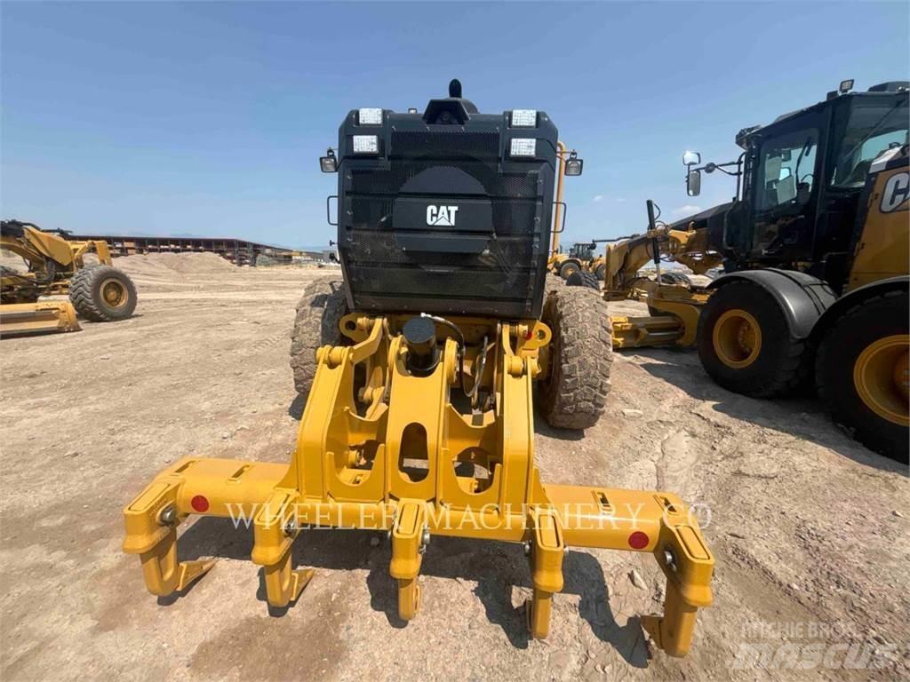 CAT 150 15 معدات تمهيد الطرق