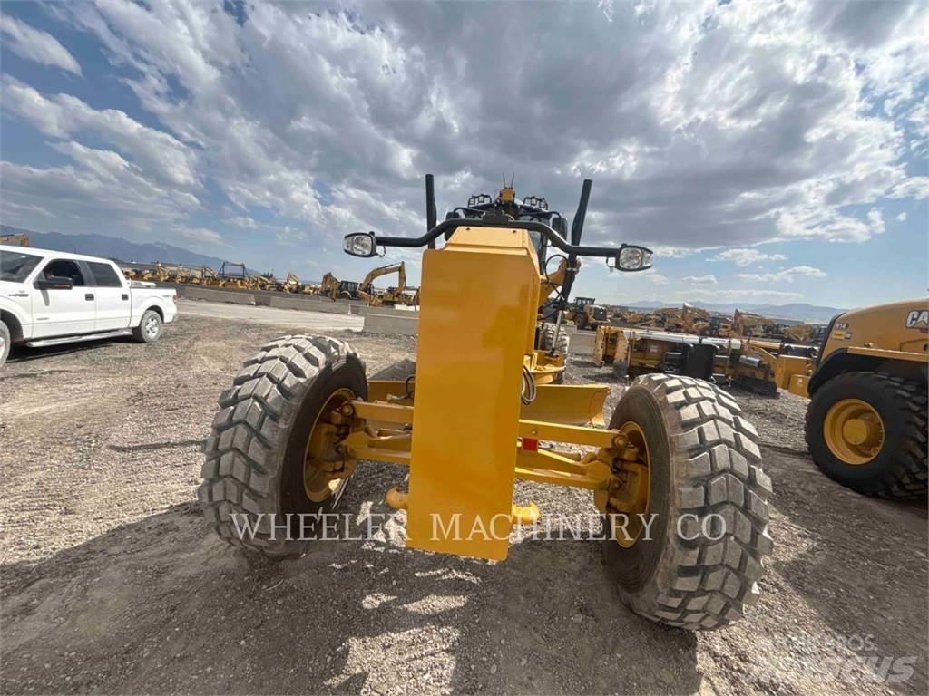 CAT 150 15 معدات تمهيد الطرق