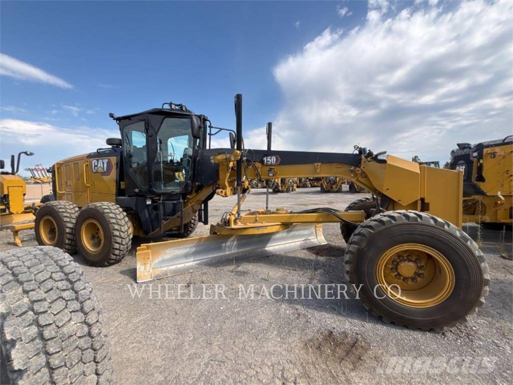 CAT 150 15 معدات تمهيد الطرق