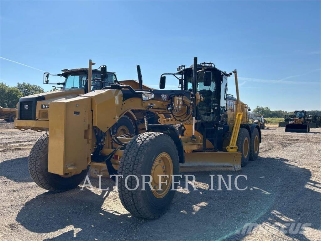 CAT 150-15AWD معدات تمهيد الطرق