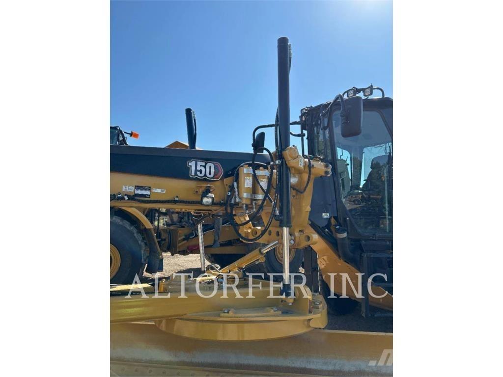 CAT 150-15AWD معدات تمهيد الطرق