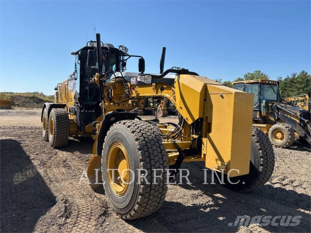 CAT 150-15AWD معدات تمهيد الطرق