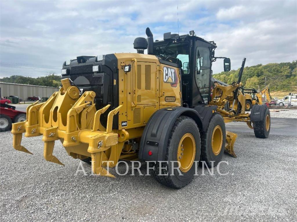 CAT 150-15AWD معدات تمهيد الطرق