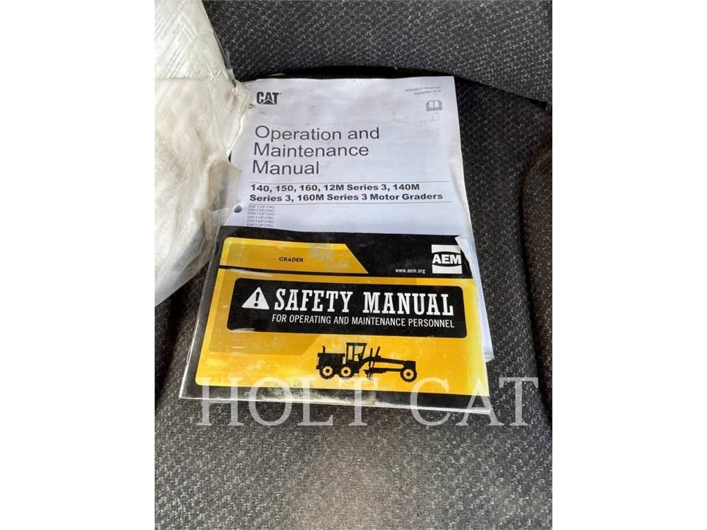 CAT 150-15AWD معدات تمهيد الطرق