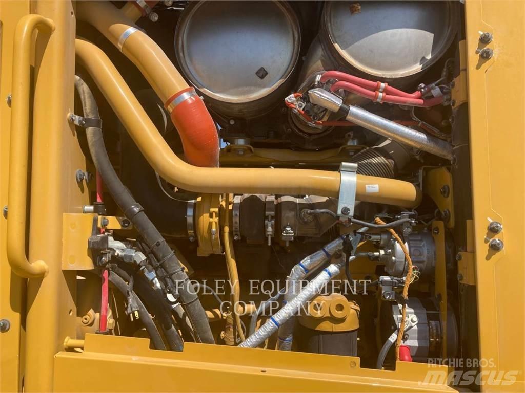 CAT 150-15AWI معدات تمهيد الطرق