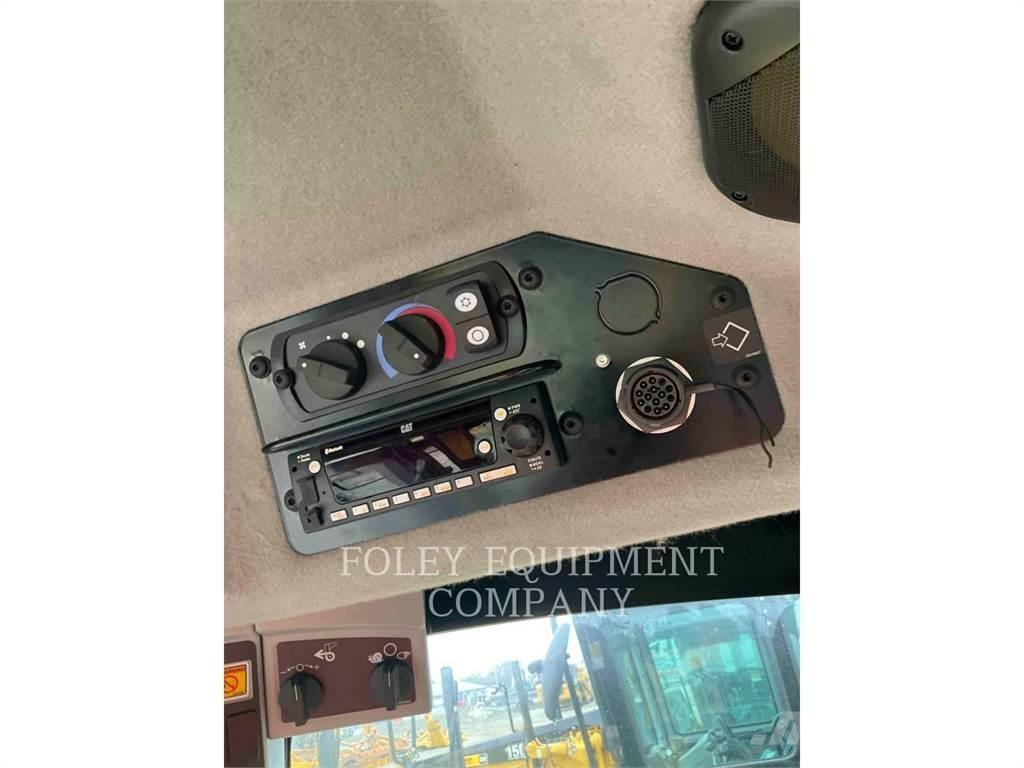CAT 150-15AWI معدات تمهيد الطرق