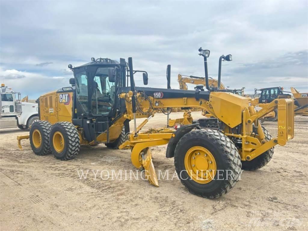 CAT 150 AWD معدات تمهيد الطرق