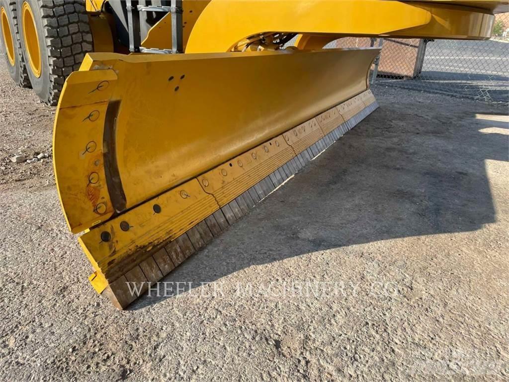 CAT 150 AWD معدات تمهيد الطرق