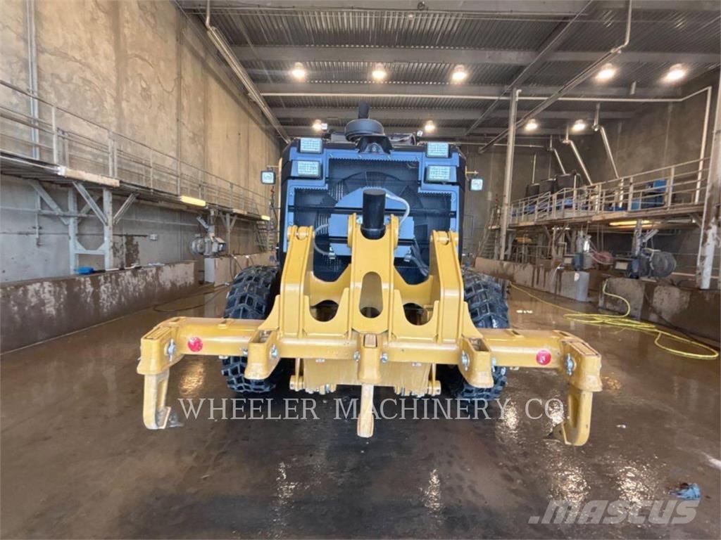 CAT 150 AWD معدات تمهيد الطرق