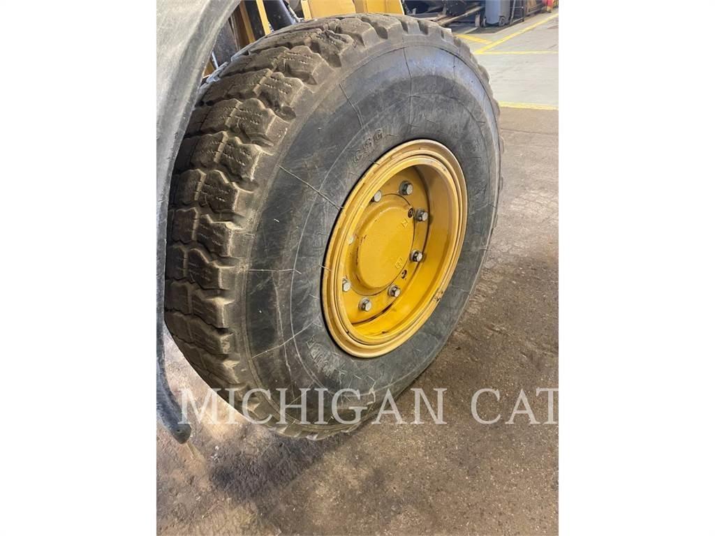 CAT 150 AWD معدات تمهيد الطرق