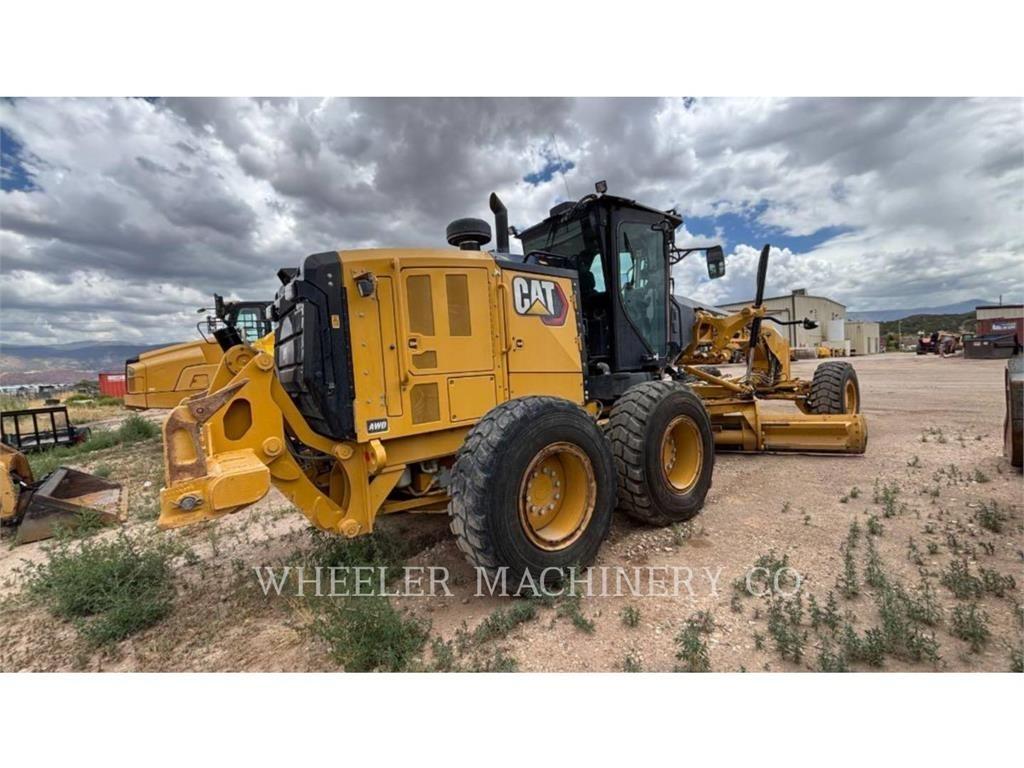 CAT 150 AWD معدات تمهيد الطرق