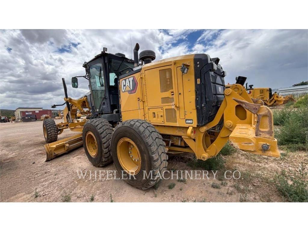 CAT 150 AWD معدات تمهيد الطرق