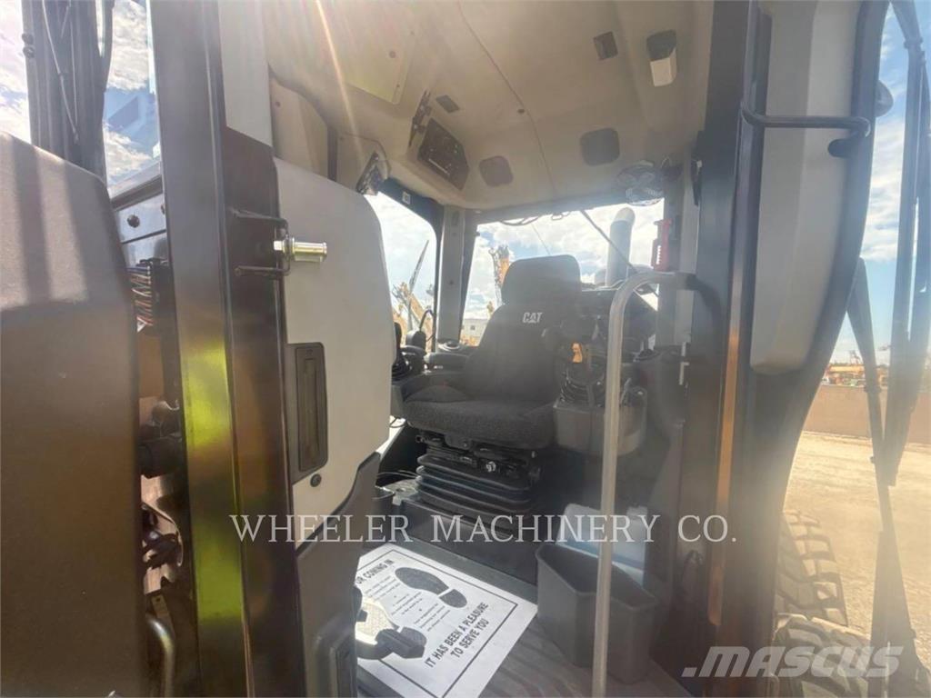 CAT 150 AWD معدات تمهيد الطرق