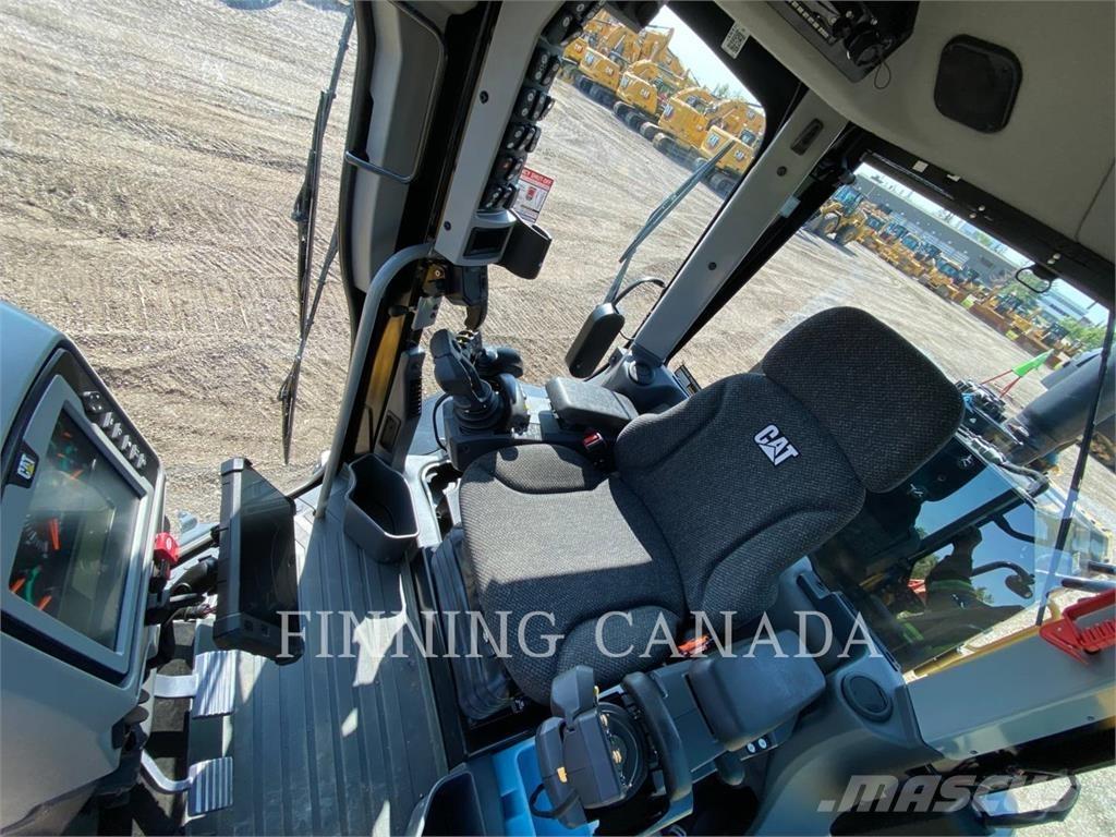 CAT 150 AWD معدات تمهيد الطرق